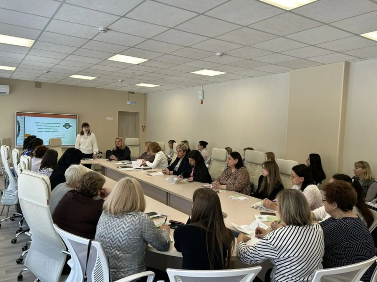 Семинар «Комплексный подход в помощи детям с задержкой речи» прошел в ППСМ-центре им. В. П. Радченко